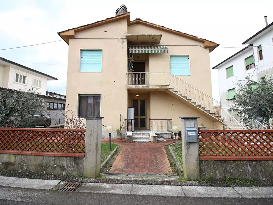 Immagine 2 di Casa indipendente in vendita  a Bientina