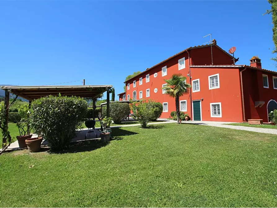 Immagine 10 di Appartamento in vendita  a Capannori