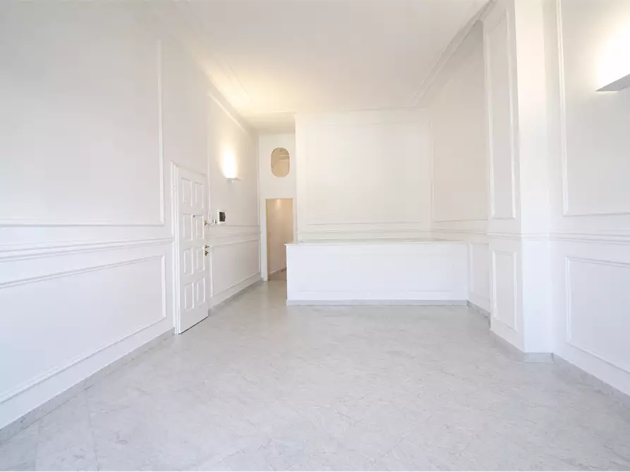 Immagine 4 di Appartamento in vendita  a Viareggio