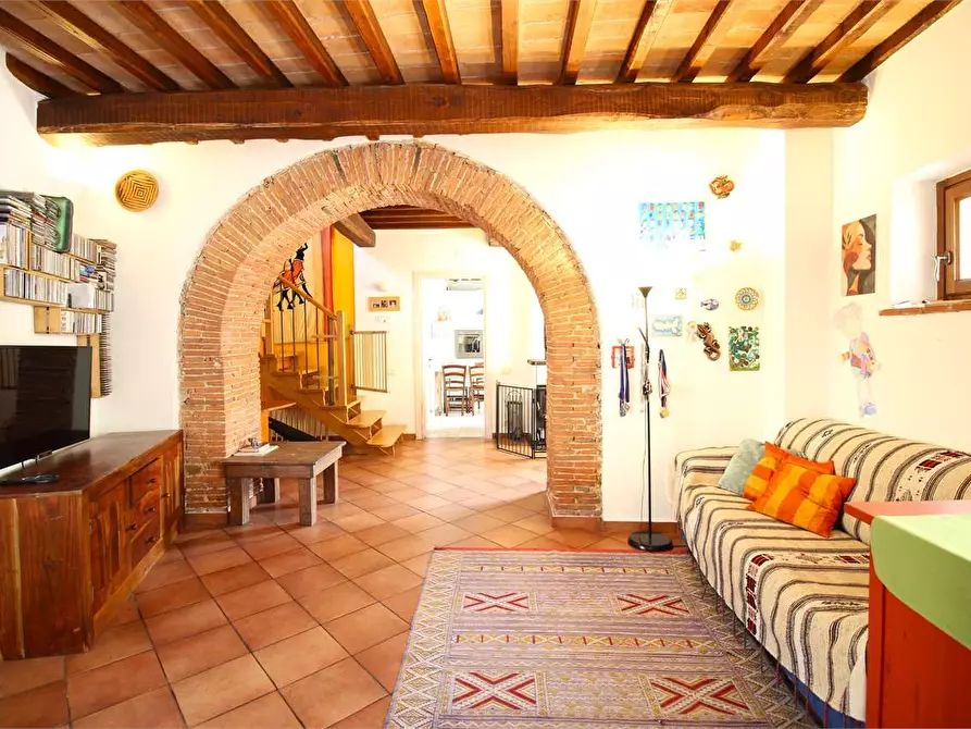 Immagine 13 di Casa colonica in vendita  a Buti