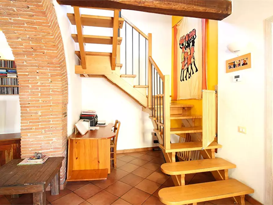Immagine 17 di Casa colonica in vendita  a Buti