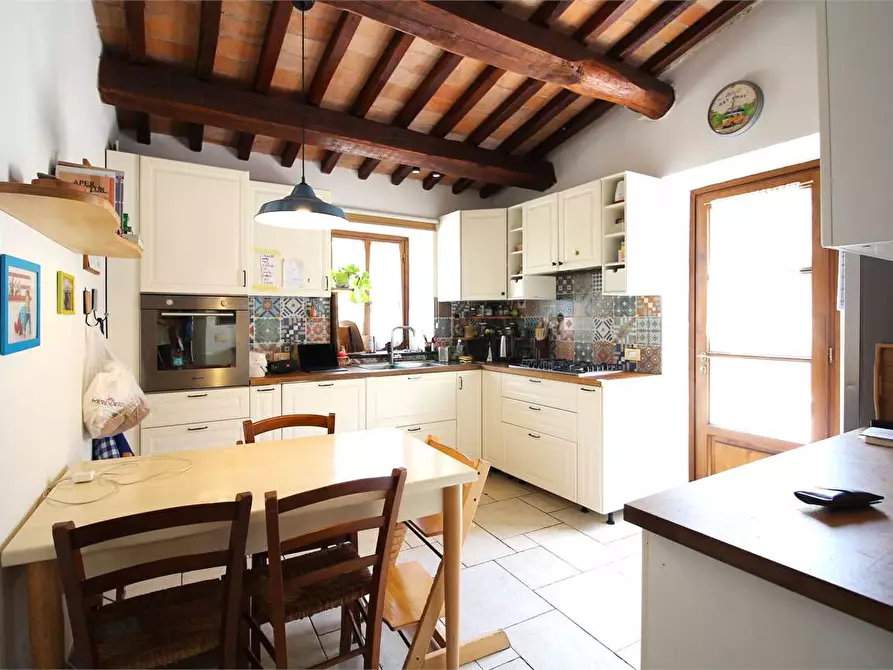 Immagine 18 di Casa colonica in vendita  a Buti