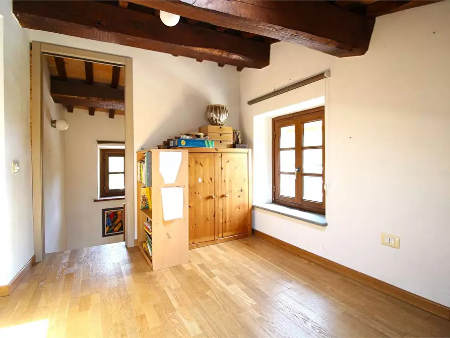 Immagine 35 di Casa colonica in vendita  a Buti
