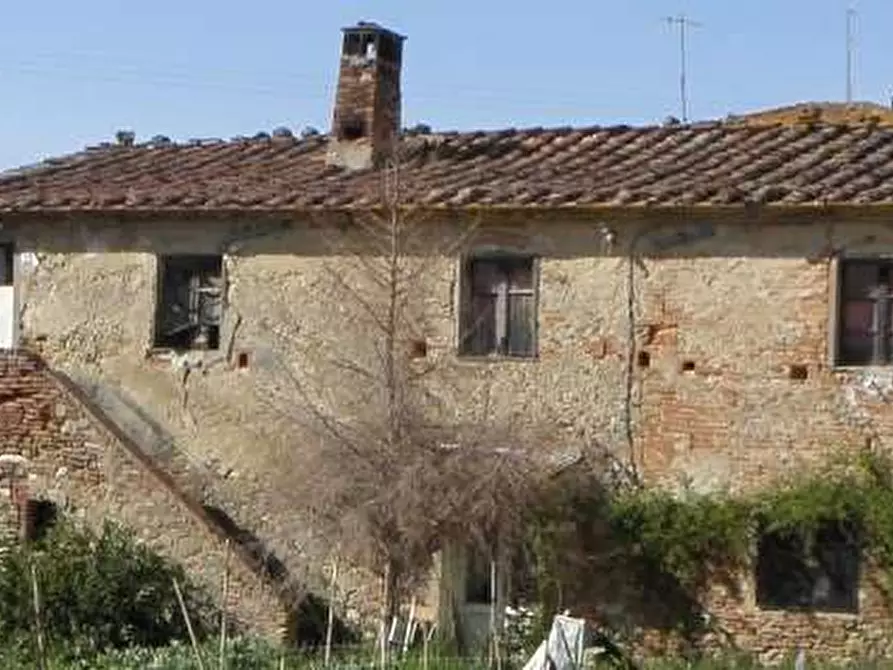 Immagine 1 di Casa colonica in vendita  a Crespina Lorenzana