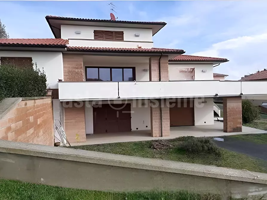 Immagine 1 di Villa in vendita  a Pomarance