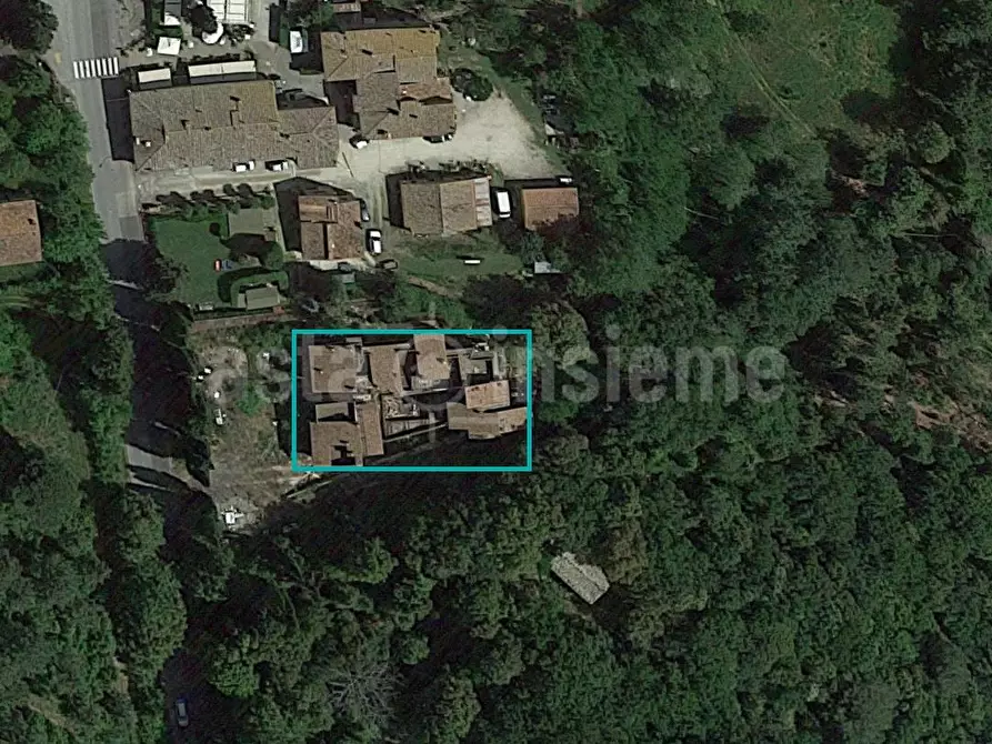 Immagine 1 di Porzione di casa in vendita  a Gambassi Terme