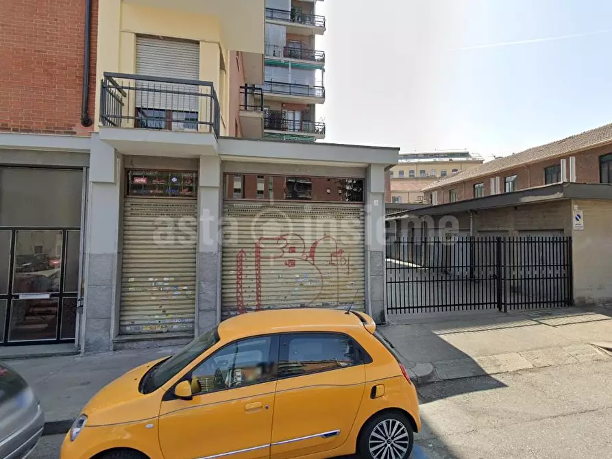Immagine 1 di Garage in vendita  a Torino