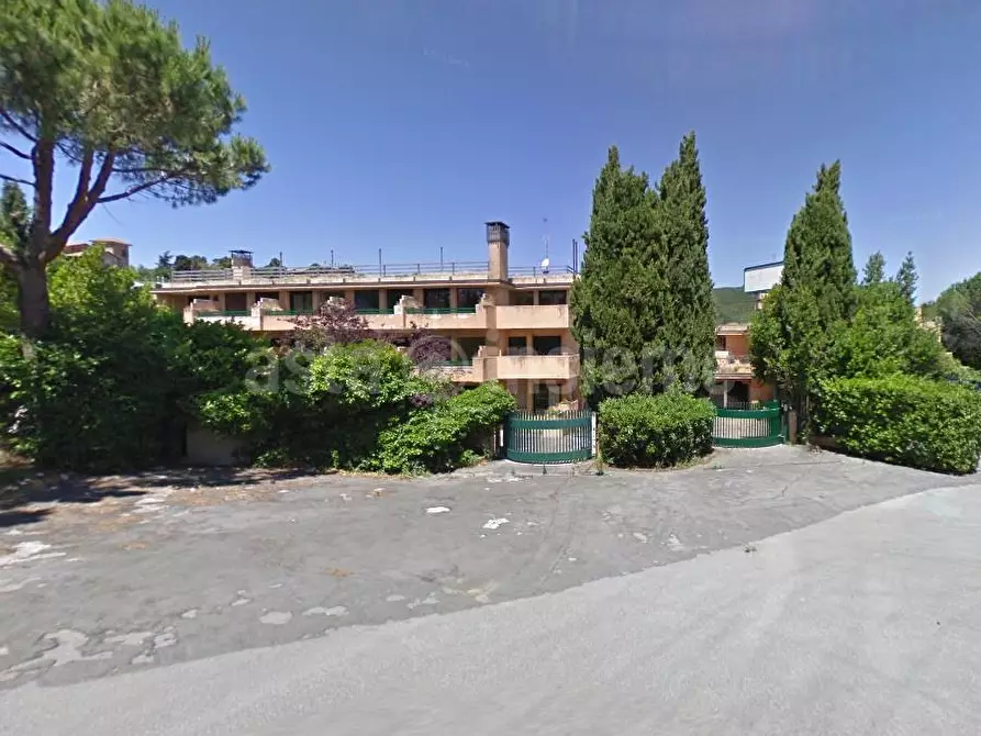 Immagine 1 di Palazzo in vendita  a Chianciano Terme