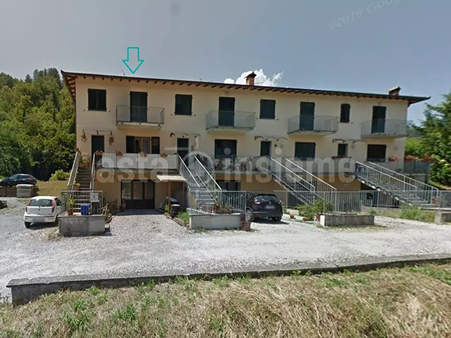 Immagine 1 di Villetta a schiera in vendita  a Castelnuovo Di Garfagnana