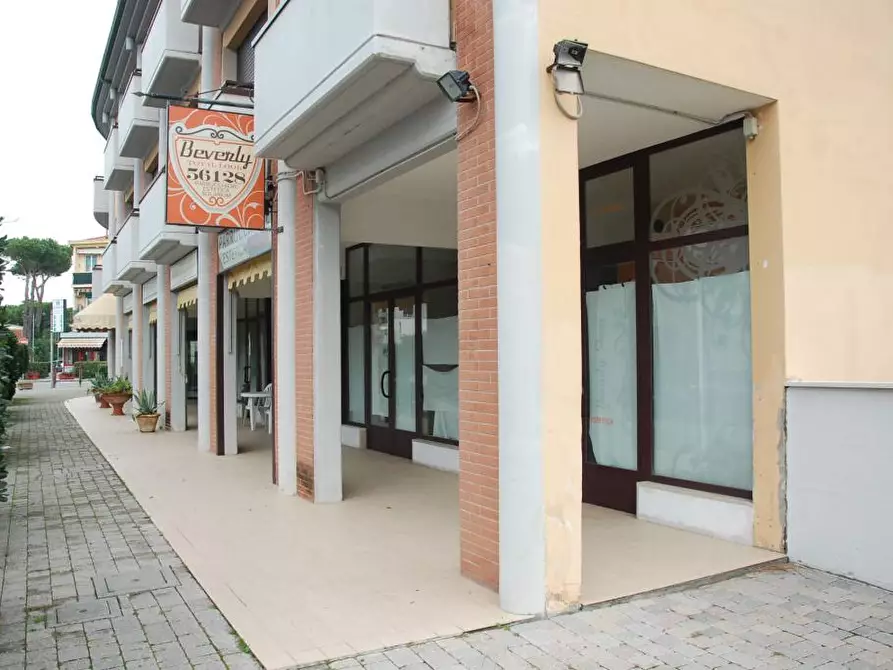 Immagine 4 di Locale commerciale in affitto  a Pisa