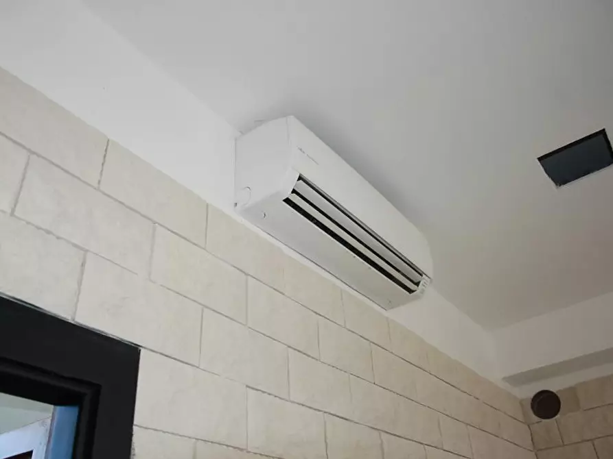 Immagine 8 di Locale commerciale in affitto  a Pisa