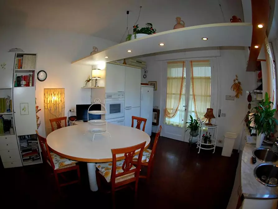 Immagine 12 di Villa in vendita  a Pisa