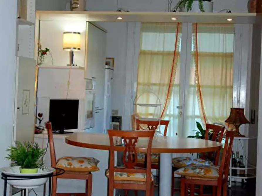 Immagine 10 di Villa in vendita  a Pisa