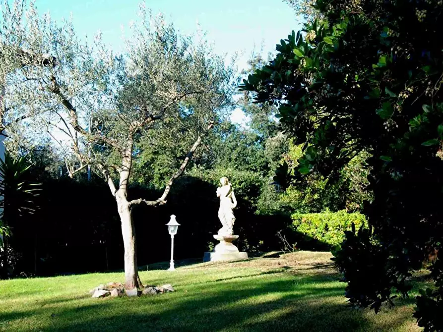 Immagine 19 di Villa in vendita  a Pisa
