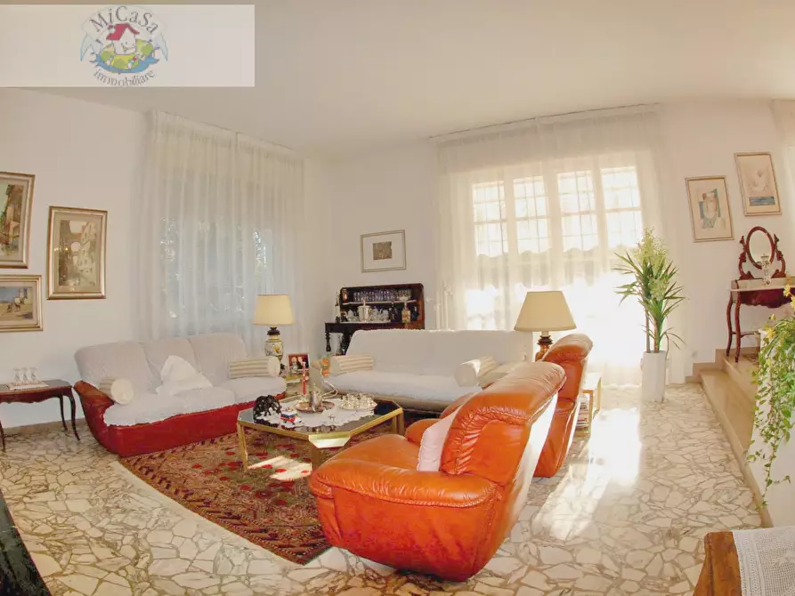 Immagine 7 di Villa in vendita  a Pisa