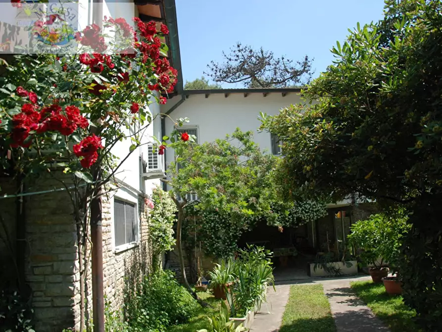 Immagine 32 di Villa in vendita  a Pisa