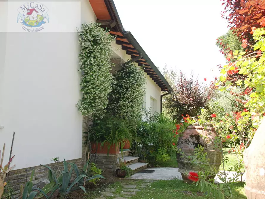 Immagine 34 di Villa in vendita  a Pisa