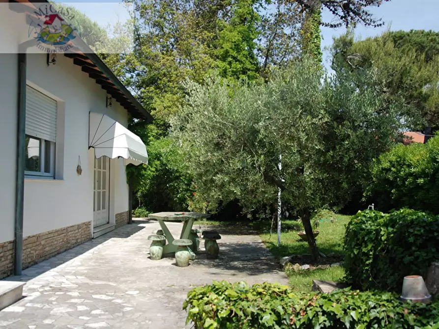 Immagine 35 di Villa in vendita  a Pisa