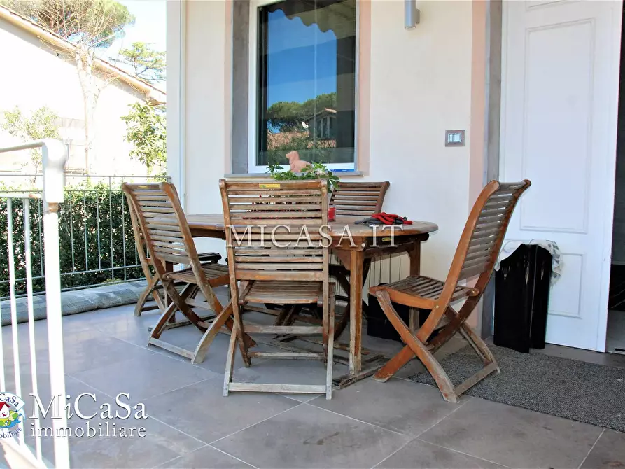 Immagine 4 di Villa in vendita  a Pisa