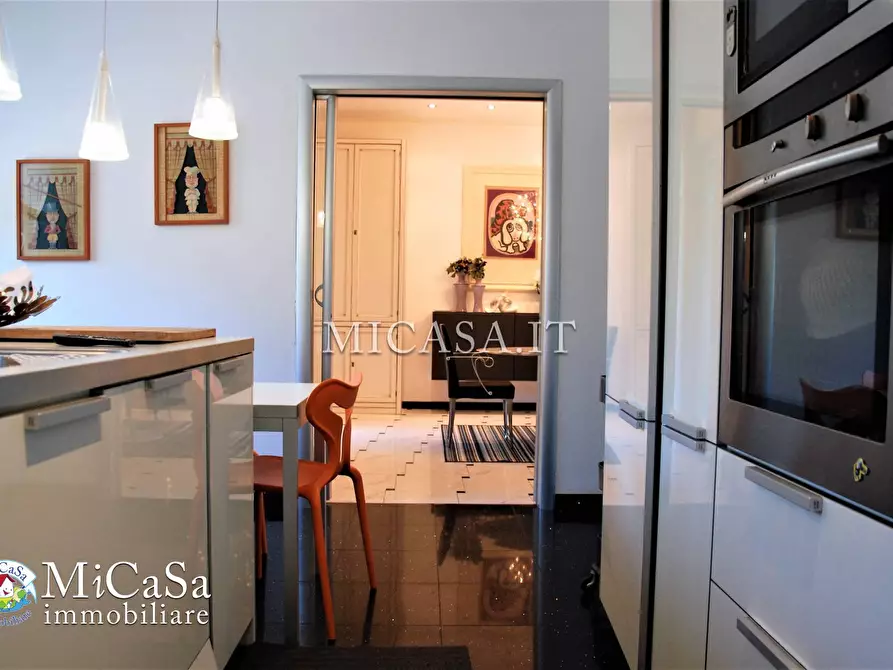 Immagine 6 di Villa in vendita  a Pisa