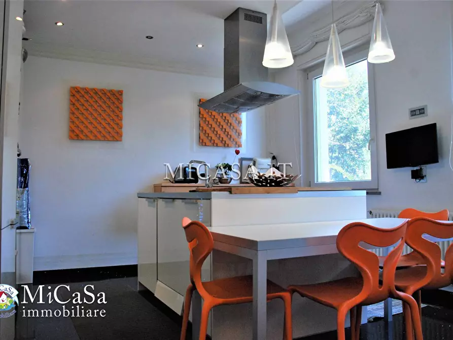 Immagine 7 di Villa in vendita  a Pisa