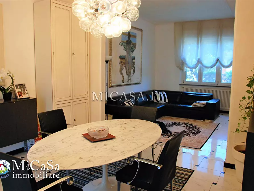 Immagine 9 di Villa in vendita  a Pisa