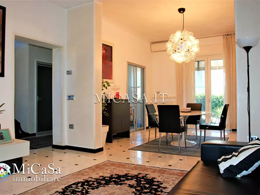 Immagine 10 di Villa in vendita  a Pisa