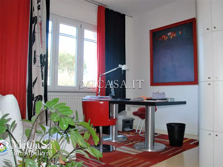 Immagine 20 di Villa in vendita  a Pisa