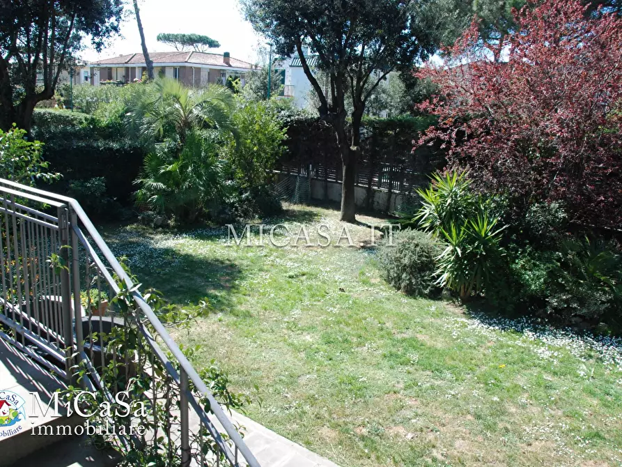 Immagine 24 di Villa in vendita  a Pisa