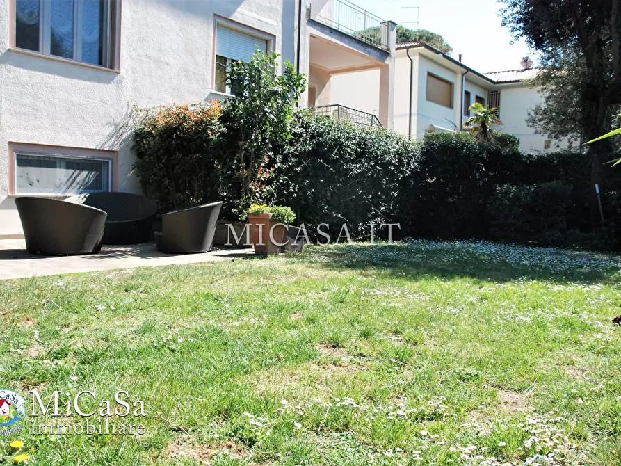 Immagine 26 di Villa in vendita  a Pisa