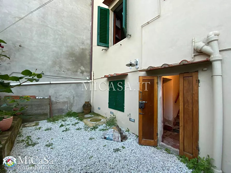 Immagine 16 di Villa in vendita  a Pisa