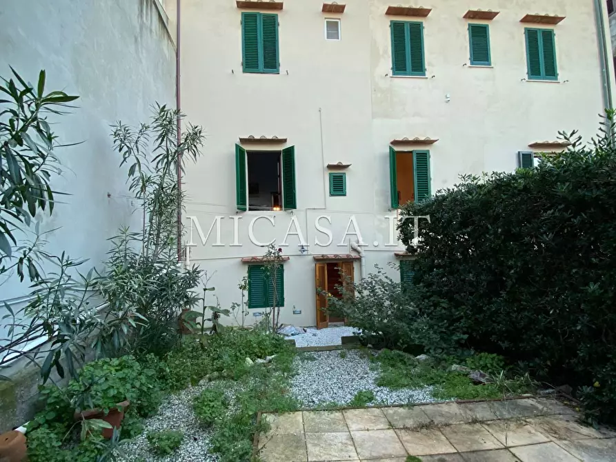 Immagine 18 di Villa in vendita  a Pisa