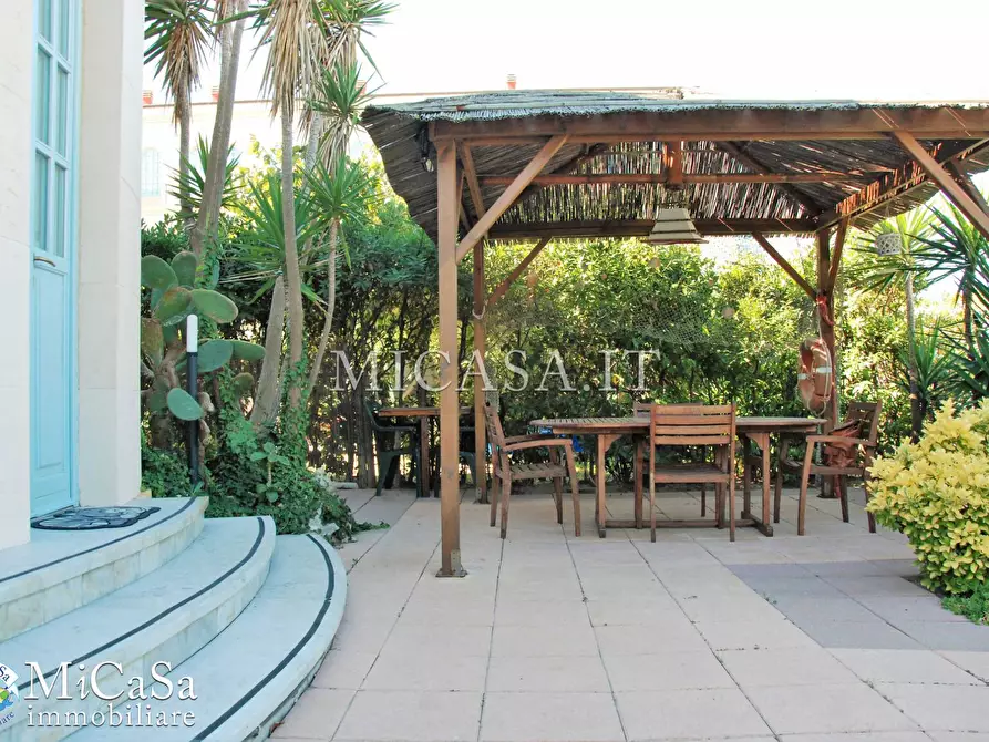 Immagine 1 di Appartamento in vendita  a Pisa