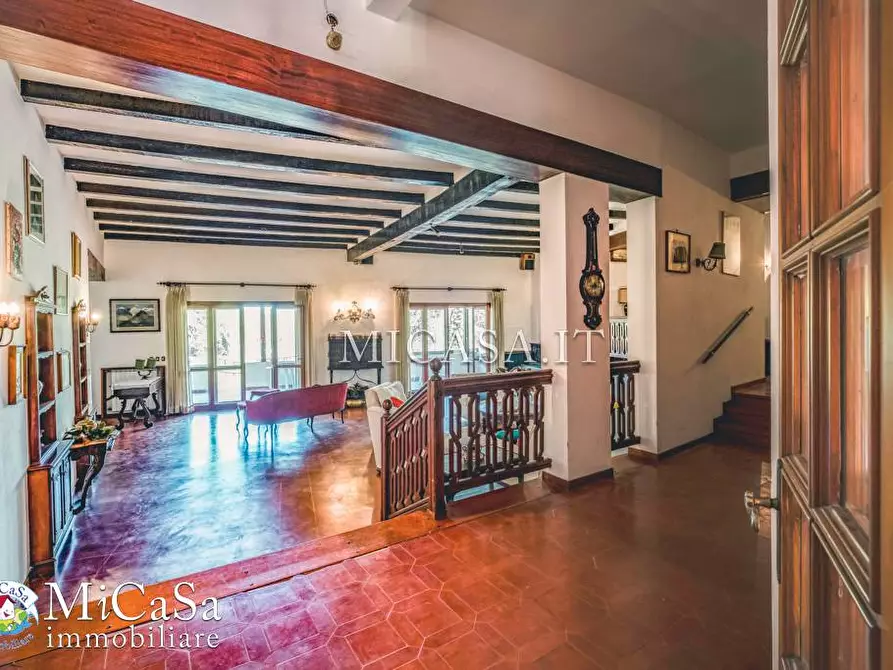 Immagine 5 di Villa in vendita  a Pisa