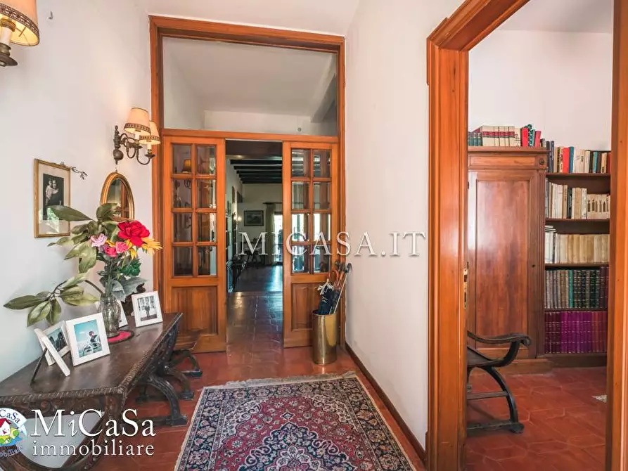 Immagine 4 di Villa in vendita  a Pisa