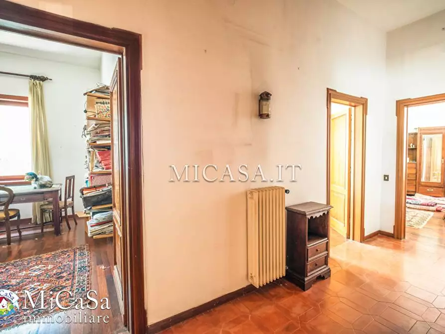 Immagine 16 di Villa in vendita  a Pisa