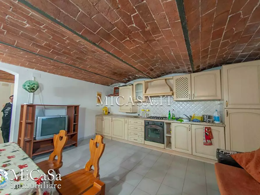 Immagine 2 di Appartamento in vendita  a Pisa