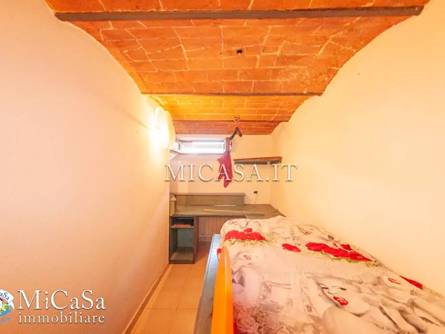 Immagine 11 di Appartamento in vendita  a Pisa