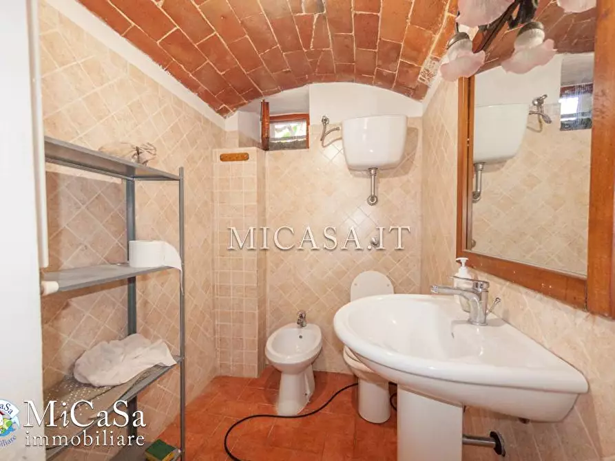 Immagine 12 di Appartamento in vendita  a Pisa