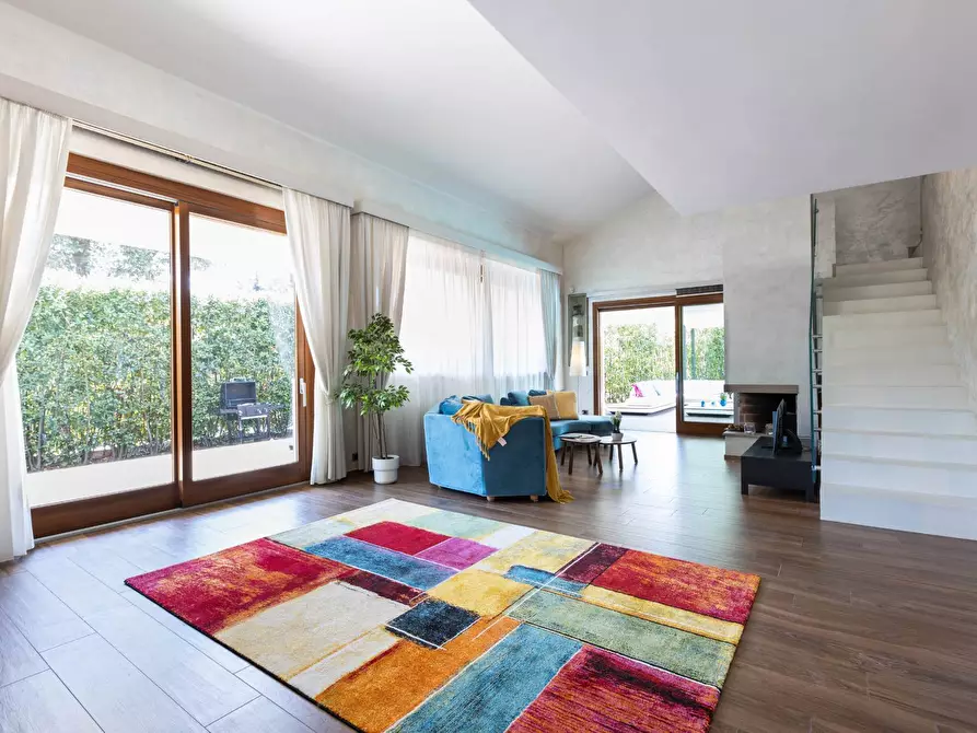 Immagine 8 di Villa in vendita  a Pisa