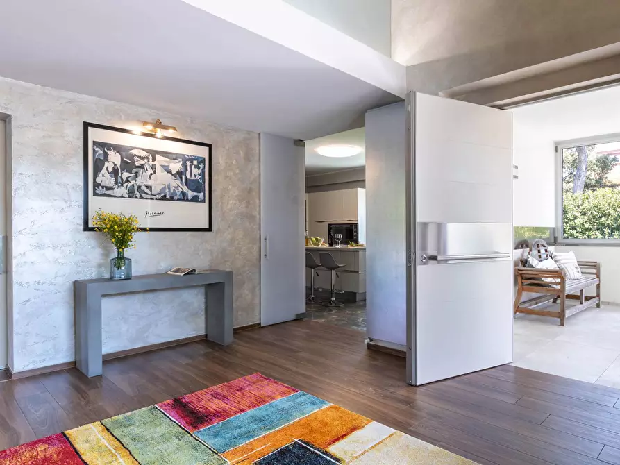 Immagine 9 di Villa in vendita  a Pisa