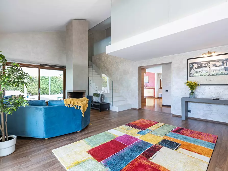 Immagine 10 di Villa in vendita  a Pisa