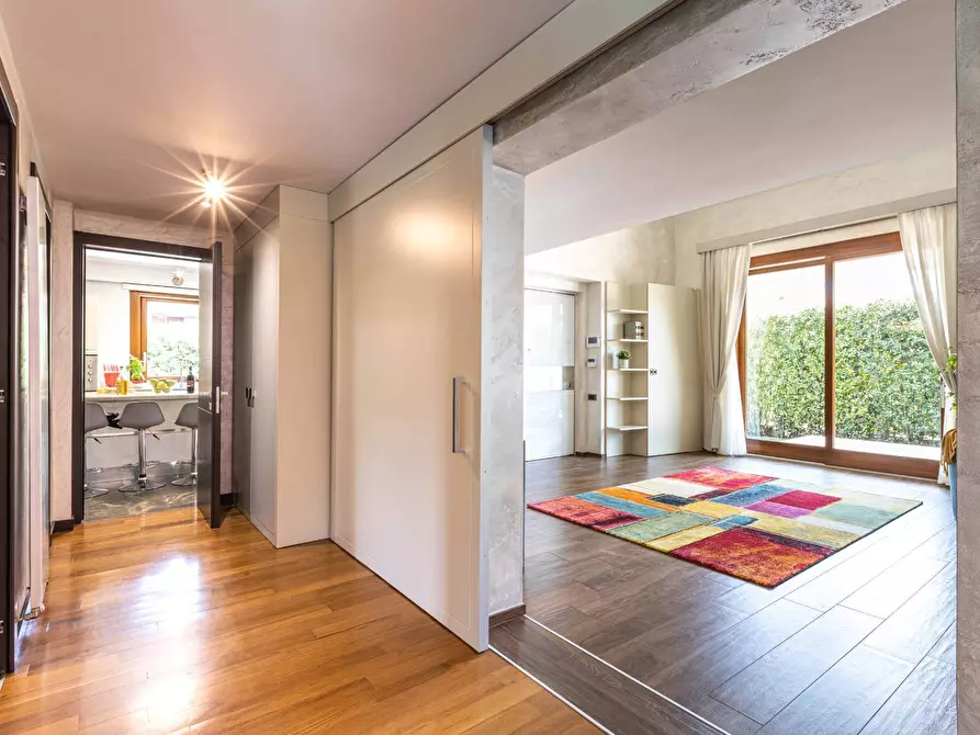 Immagine 13 di Villa in vendita  a Pisa