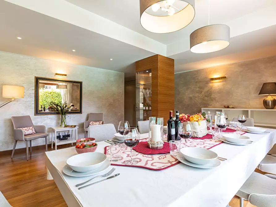 Immagine 15 di Villa in vendita  a Pisa