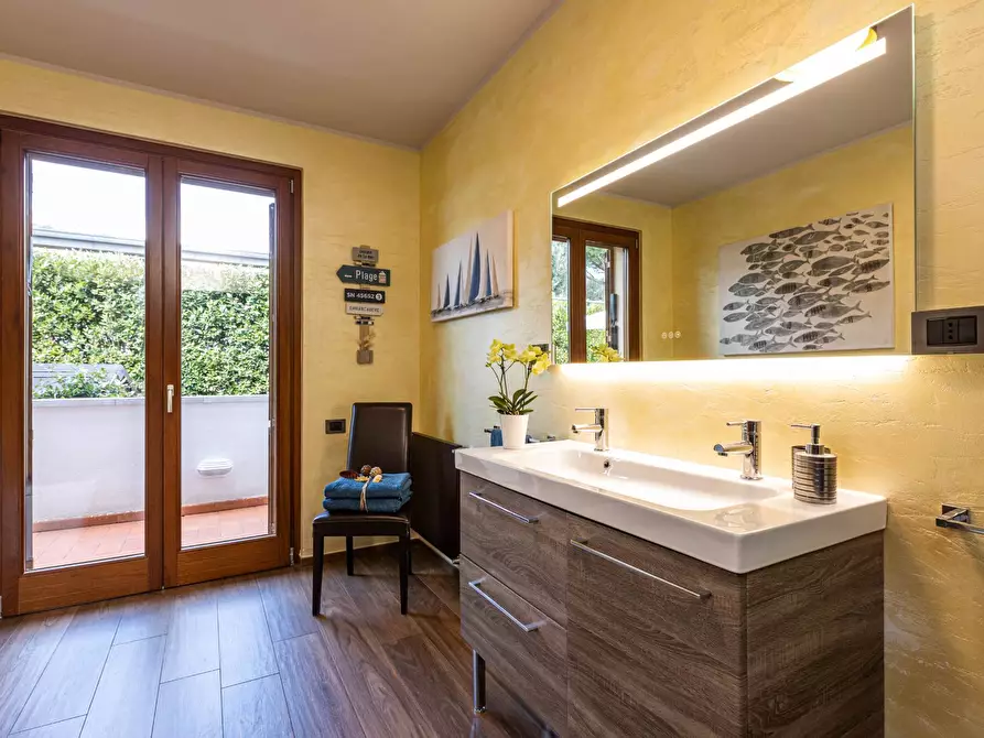 Immagine 18 di Villa in vendita  a Pisa