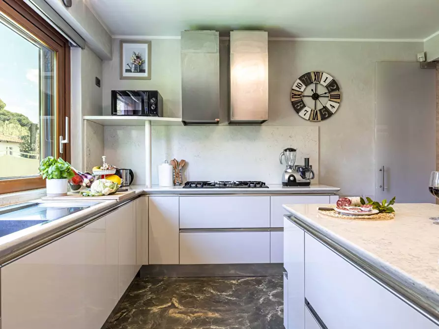 Immagine 22 di Villa in vendita  a Pisa