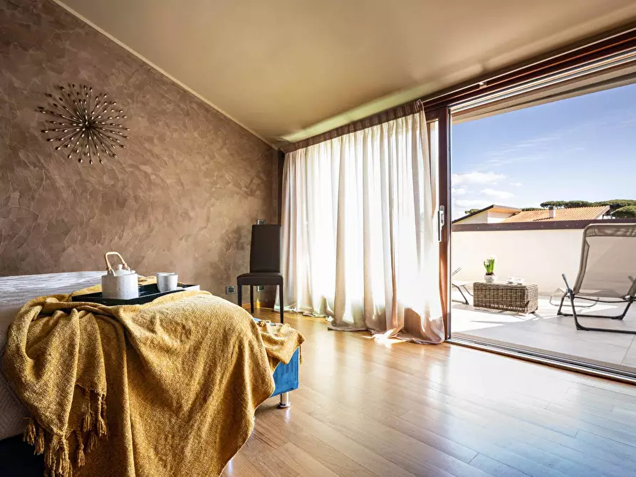 Immagine 35 di Villa in vendita  a Pisa