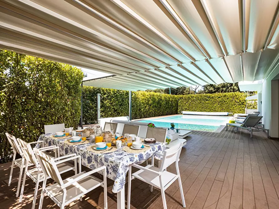 Immagine 46 di Villa in vendita  a Pisa