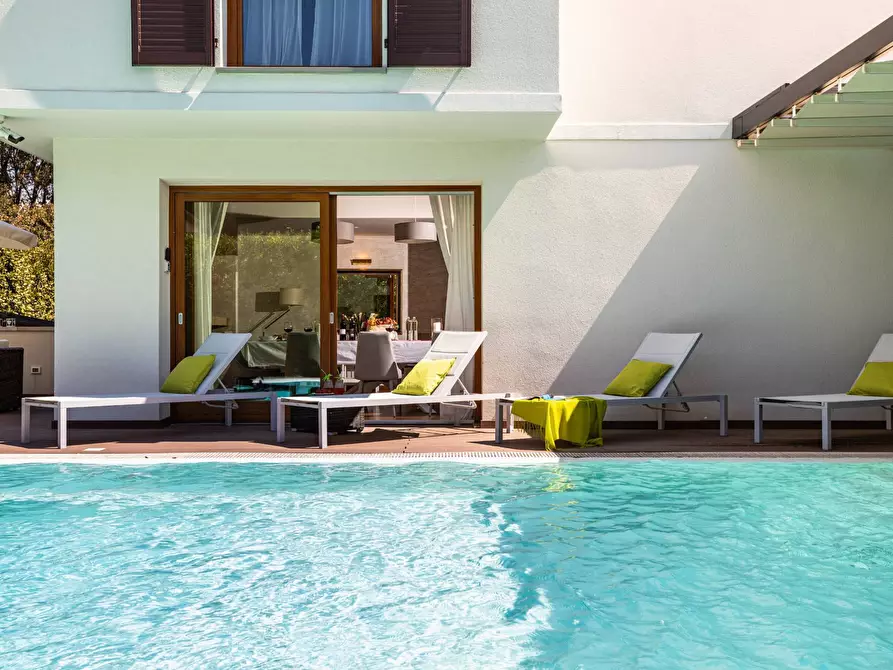 Immagine 49 di Villa in vendita  a Pisa