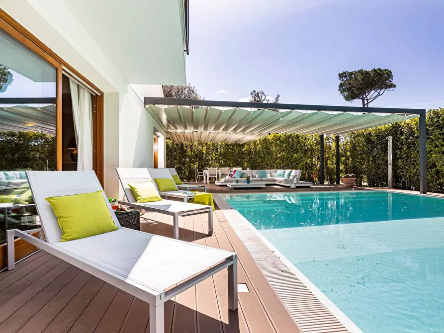 Immagine 51 di Villa in vendita  a Pisa